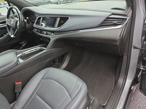 Used 2024 Buick Enclave Premium image 20