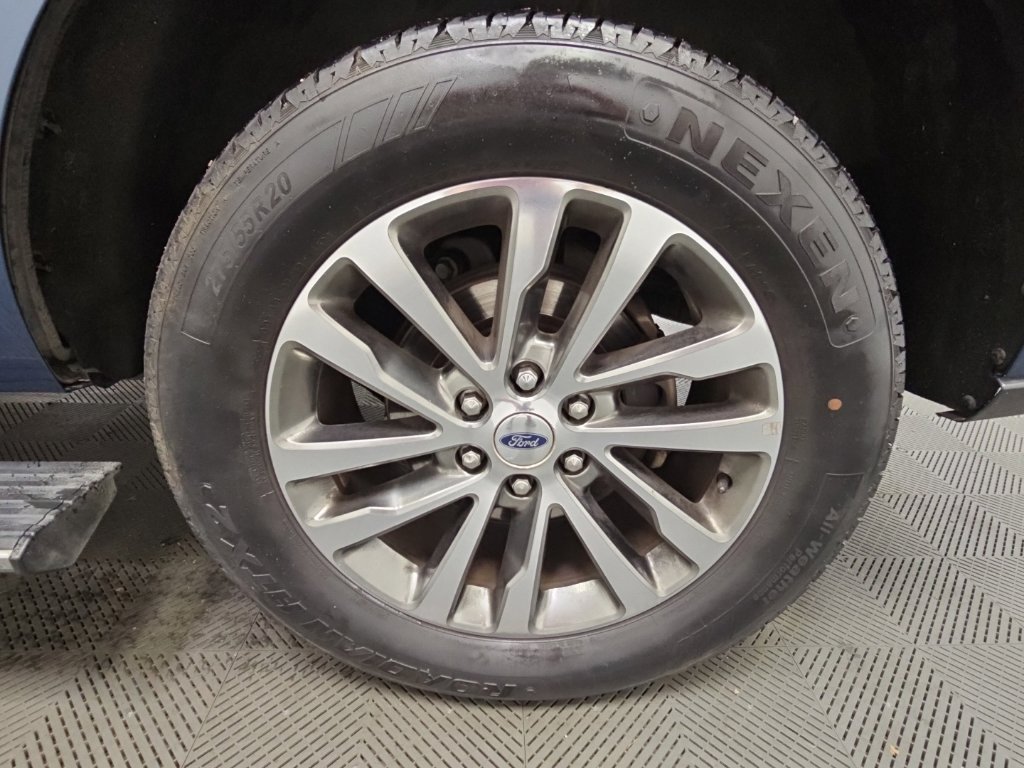 Used 2018 Ford Expedition Limited w/ Equipment Group 301A RWD image 50