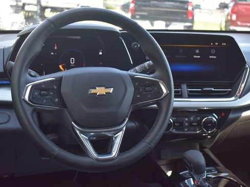 New 2026 Chevrolet Trax LT w/ LT Convenience Package FWD image 19