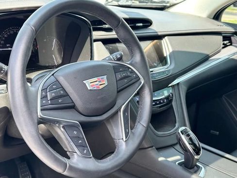 Used 2017 Cadillac XT5 Premium Luxury AWD/4WD image 18