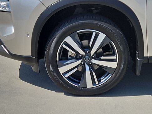 Used 2023 Nissan Rogue SL w/ SL Premium Package FWD image 34