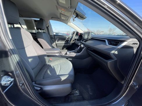 Used 2020 Toyota RAV4 XLE image 25