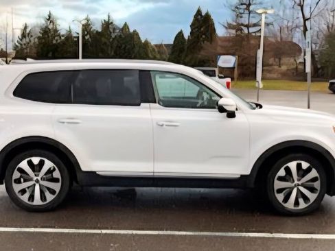 Used 2020 Kia Telluride S w/ S 8 Passenger Seating Package image 5
