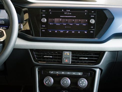 Used 2023 Volkswagen Taos SE image 28