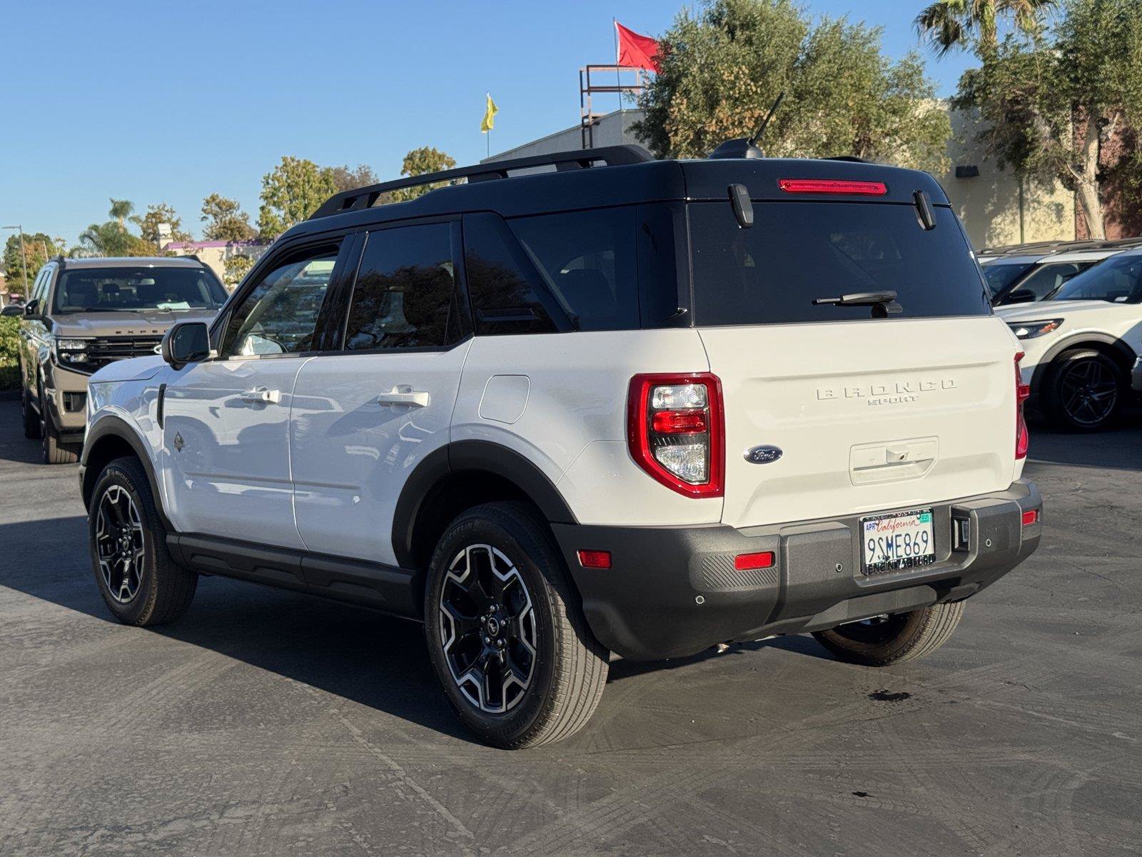 Certified 2025 Ford Bronco Sport Outer Banks w/ Outer Banks Tech Package+ AWD/4WD image 12