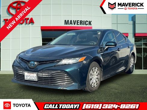 Used 2020 Toyota Camry LE w/ Carpet Mat Package FWD image 1