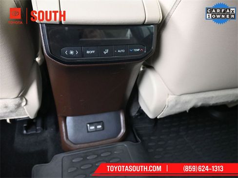 Used 2022 Toyota Highlander XLE image 28