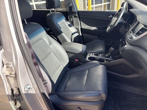 Used 2017 Hyundai Tucson Limited w/ Limited Ultimate Package 03 image 33