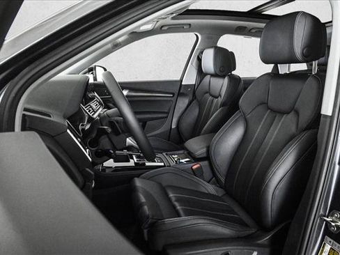 Certified 2024 Audi Q5 e Prestige image 17