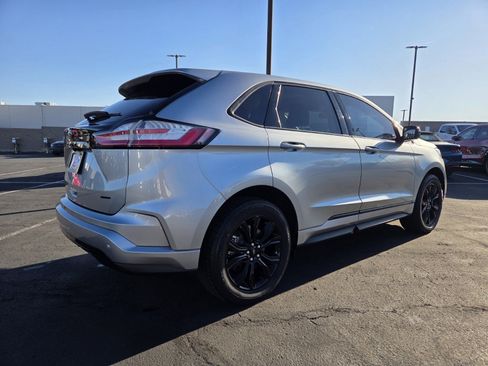 Certified 2023 Ford Edge SE w/ Black Appearance Package image 6