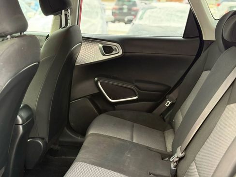 Used 2025 Kia Soul LX image 10