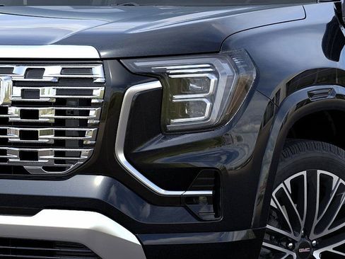 New 2026 GMC Terrain Denali w/ LPO, Floor Liner Package image 10