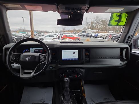 Used 2023 Ford Bronco Badlands w/ Sasquatch Package image 14