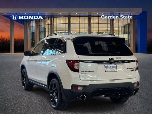 Certified 2024 Honda Passport Black Edition image 4