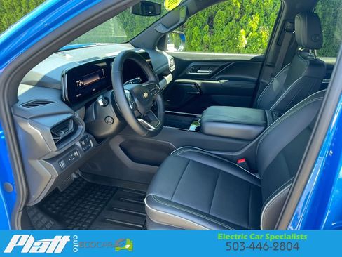 Used 2025 Chevrolet Silverado EV LT AWD/4WD image 23