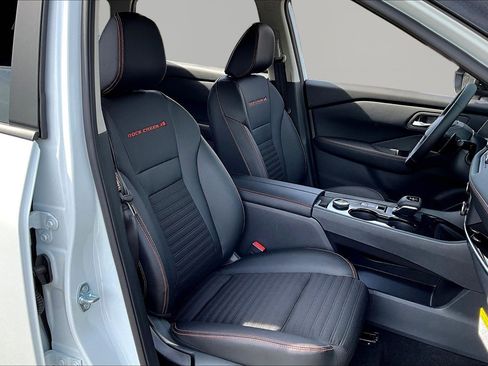 New 2026 Nissan Rogue SV AWD/4WD image 18