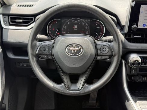 Used 2025 Toyota RAV4 XLE FWD image 15