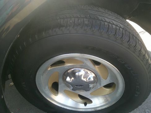 Used 1998 Ford F150 XLT image 19