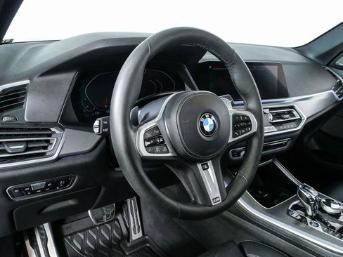 Used 2019 BMW X5 xDrive40i w/ M Sport Package AWD/4WD image 4