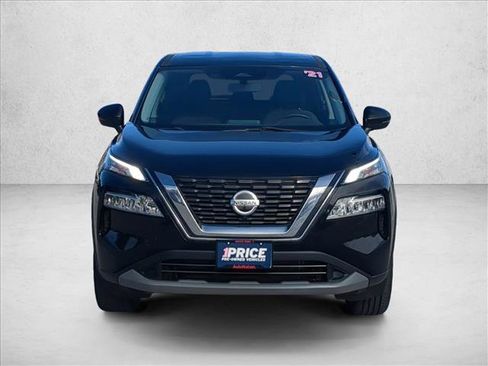 Used 2021 Nissan Rogue SV image 2
