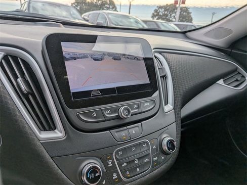Used 2024 Chevrolet Malibu LT image 18