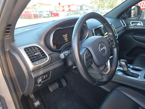 Used 2020 Jeep Grand Cherokee Limited image 23