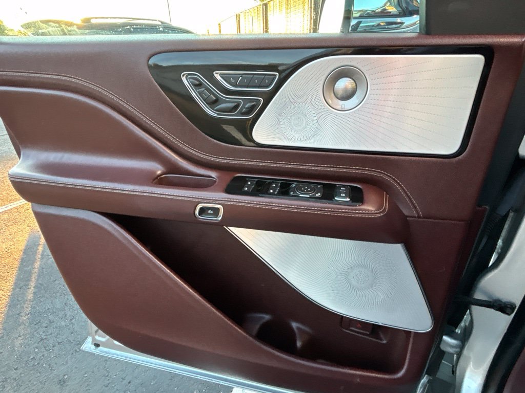 Certified 2021 Lincoln Aviator Black Label w/ Dynamic Handling Package AWD/4WD image 23