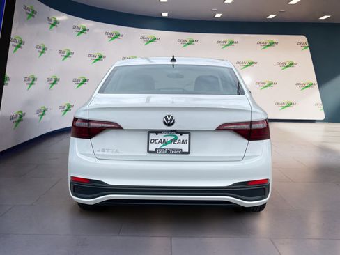 Used 2024 Volkswagen Jetta S image 8