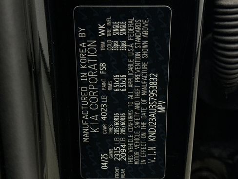 Used 2025 Kia Soul LX w/ LX Technology Package FWD image 19