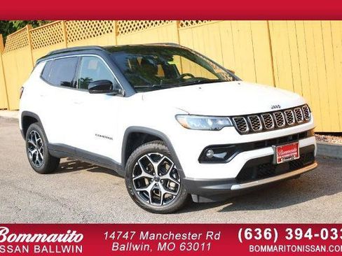 Used 2025 Jeep Compass Limited AWD/4WD image 1