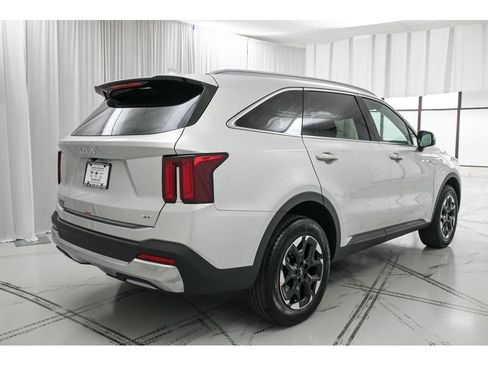 New 2026 Kia Sorento S image 7
