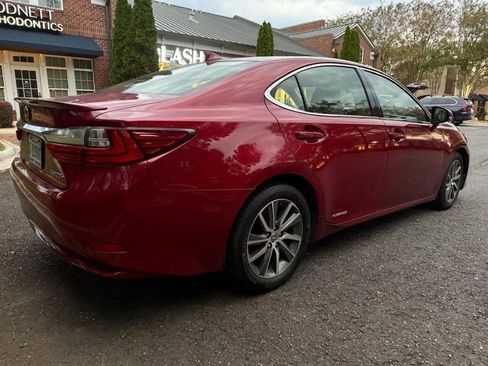 Used 2017 Lexus ES 300h image 7