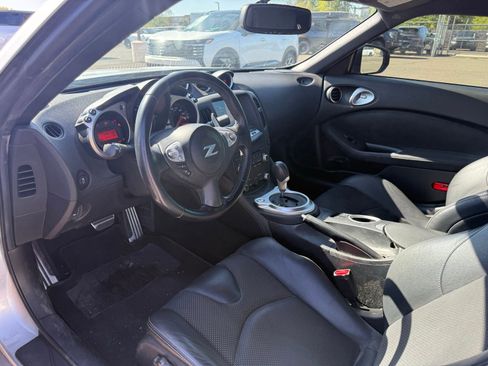Used 2013 Nissan 370Z Touring w/ Sport Pkg RWD image 11