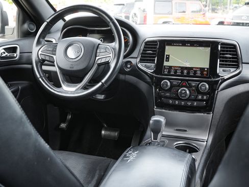 Used 2019 Jeep Grand Cherokee Altitude AWD/4WD image 27