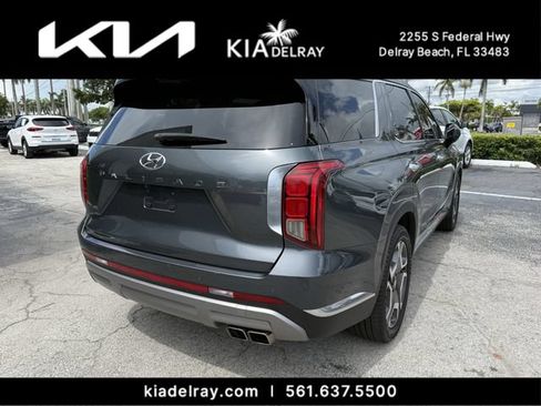 Used 2023 Hyundai Palisade Limited FWD image 3