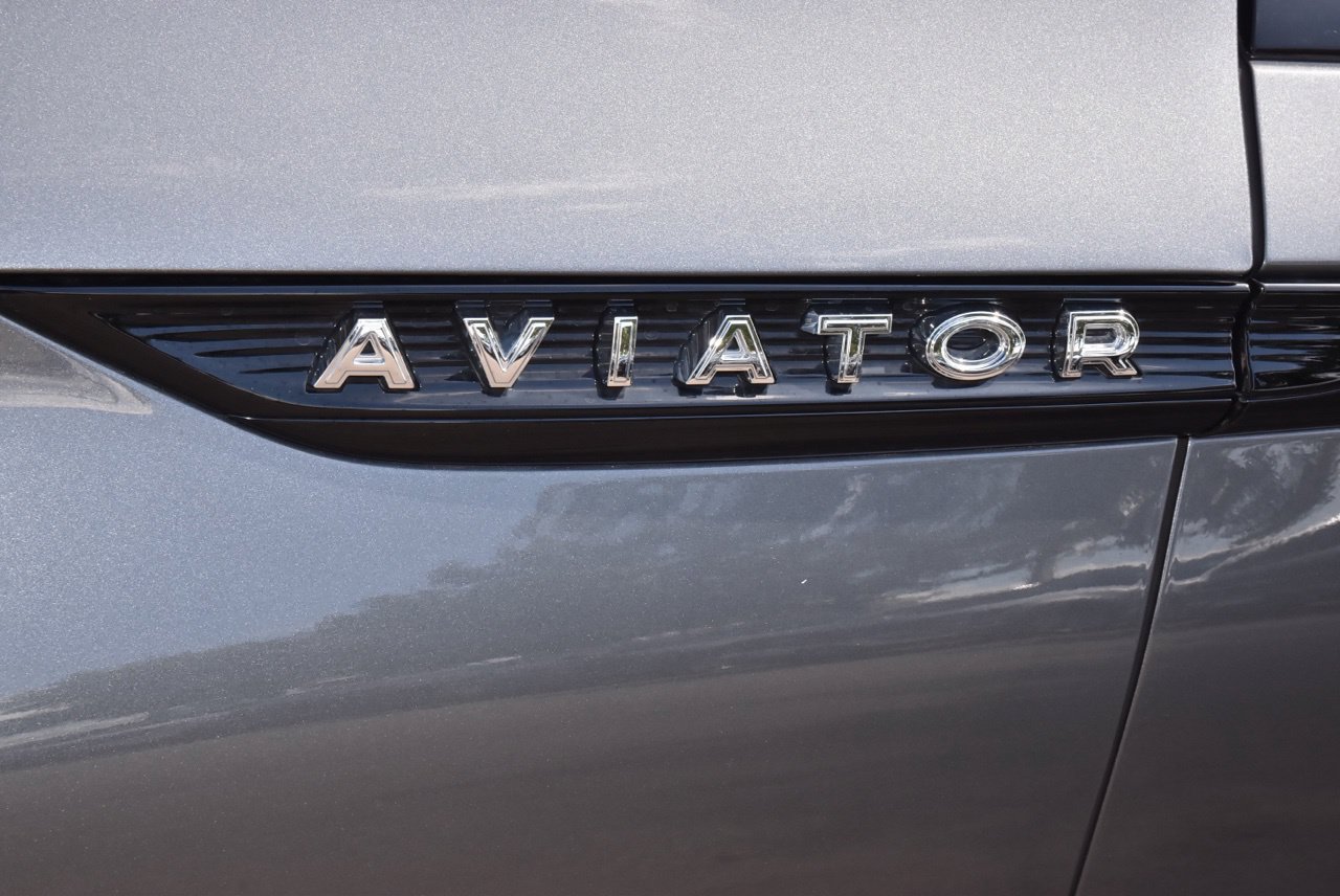 Certified 2025 Lincoln Aviator 2WD w/ Jet Appearance Package image 41