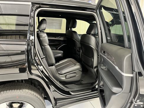 New 2025 Jeep Grand Cherokee L Limited image 13