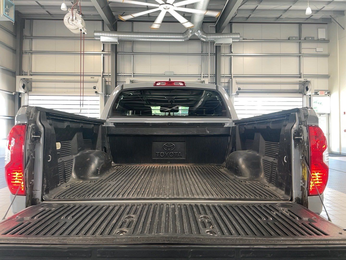 Used 2021 Toyota Tundra 4x4 CrewMax image 15