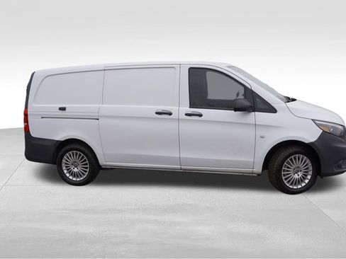 Used 2021 Mercedes-Benz Metris image 4