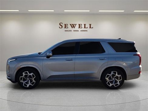 Used 2022 Hyundai Palisade Calligraphy image 2