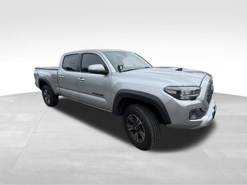 Used 2018 Toyota Tacoma TRD Sport RWD image 19