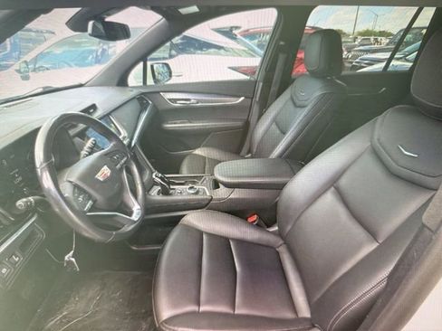 Used 2022 Cadillac XT6 Luxury image 10