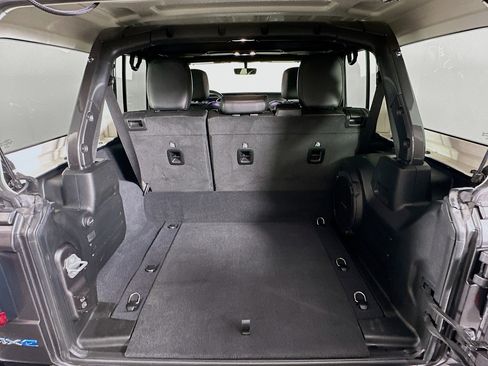 Used 2022 Jeep Wrangler Sahara image 29