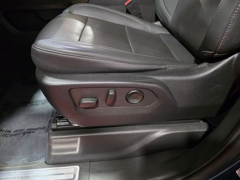 Used 2022 GMC Sierra 1500 SLT w/ SLT Convenience Package image 16