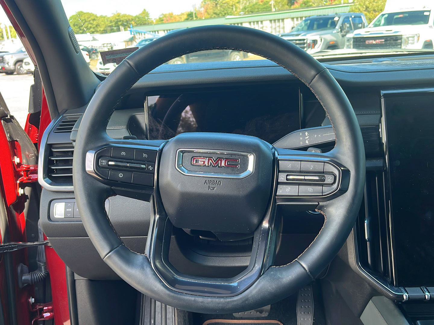 Used 2025 GMC Acadia AT4 AWD/4WD image 16