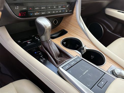 Used 2020 Lexus RX 350L Premium w/ Premium Package image 23