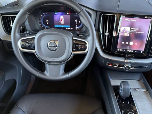 Used 2025 Volvo XC60 B5 Plus image 17