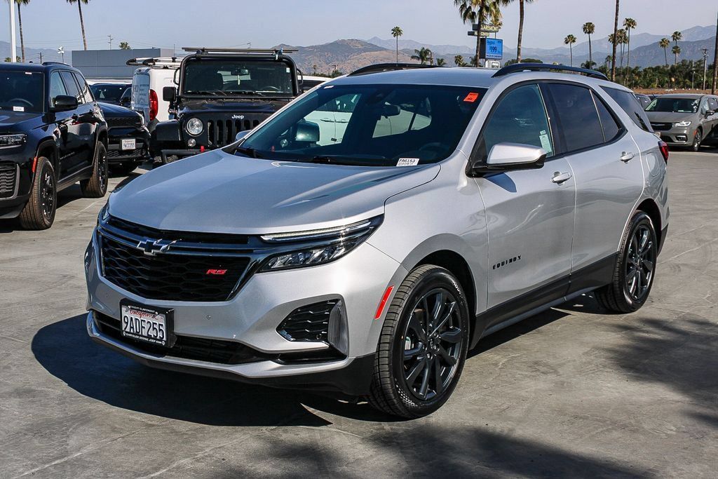 Used 2022 Chevrolet Equinox RS FWD image 4