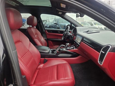 Used 2019 Porsche Cayenne S image 25