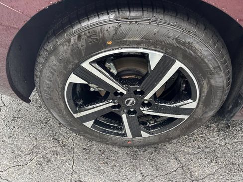 Used 2025 Nissan Sentra SV FWD image 24